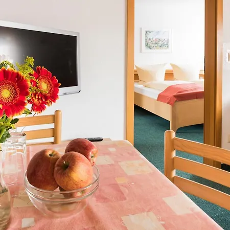 Gaestehaus Zum Landesteg 아파트